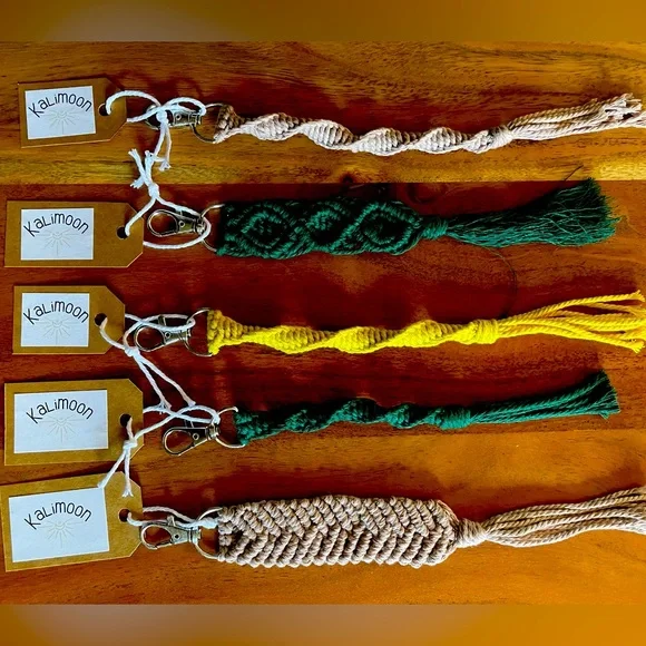 Macramé Keychain - Picture 2 of 2